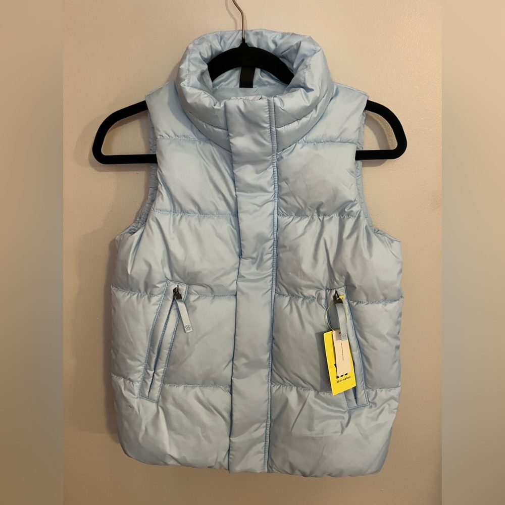 All in Motion Sky Blue Quilted Vest NWT Size L 10/12